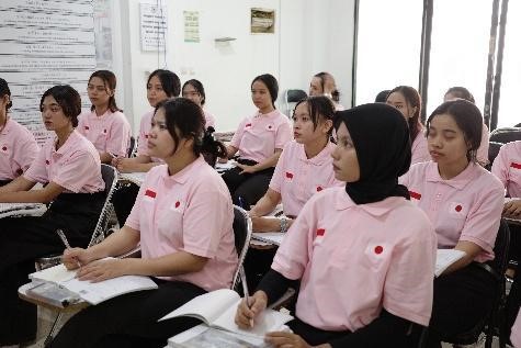 インドネシアで 日本語を学ぶ研修風景