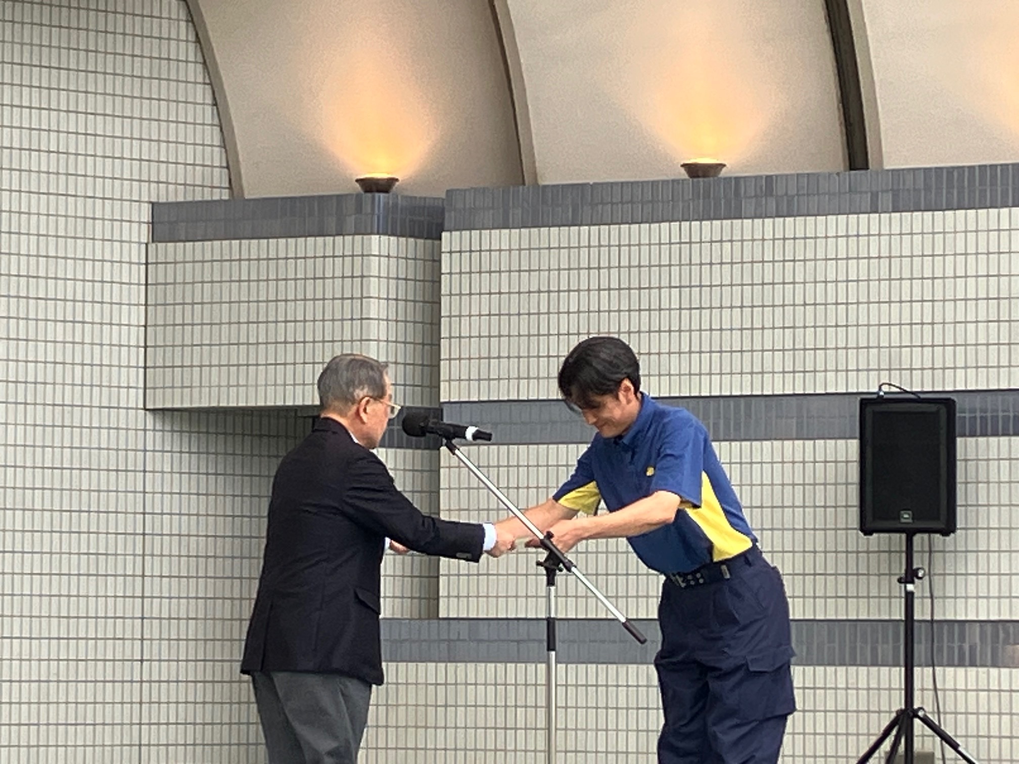 表彰を受ける永井チーフマネージャー