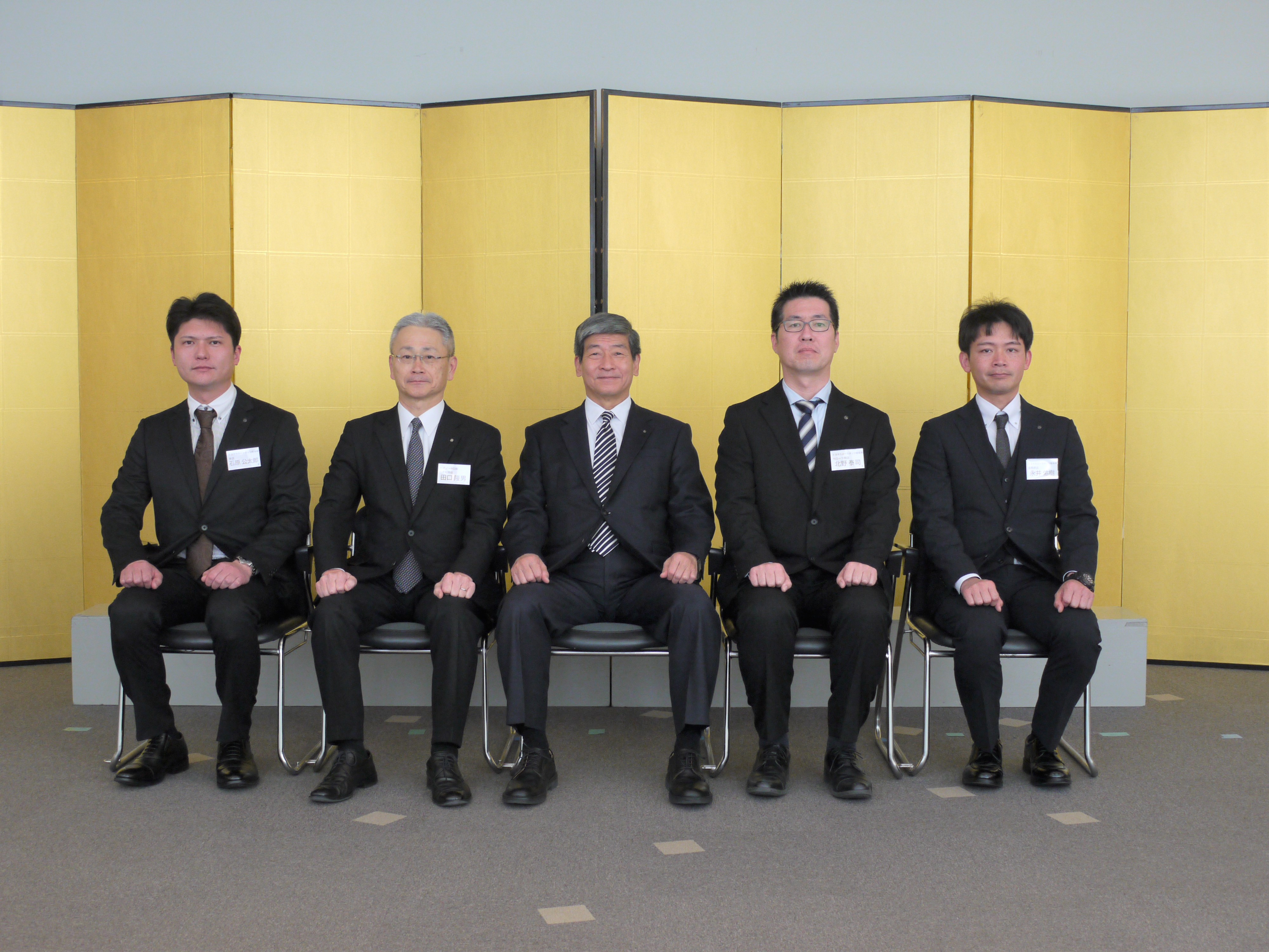 左から：石原さん、田口隆男社長、田口義隆社長、北野さん、永井さん