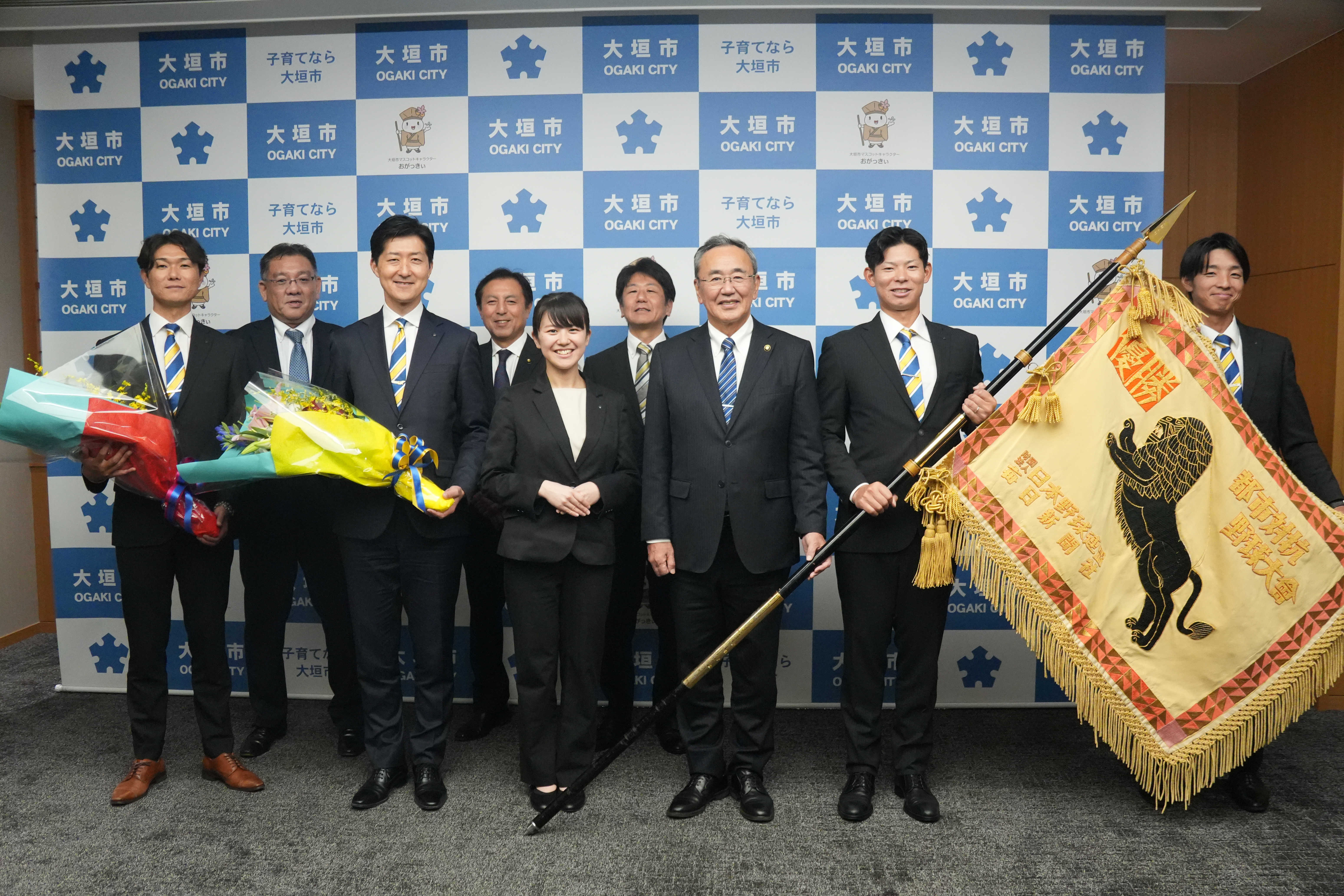 表敬訪問の記念写真