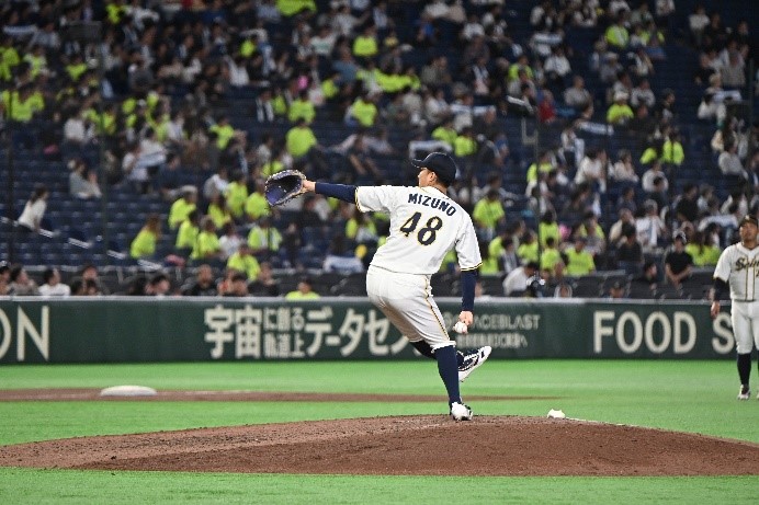 9回を無失点に抑え、勝利を決めた水野選手